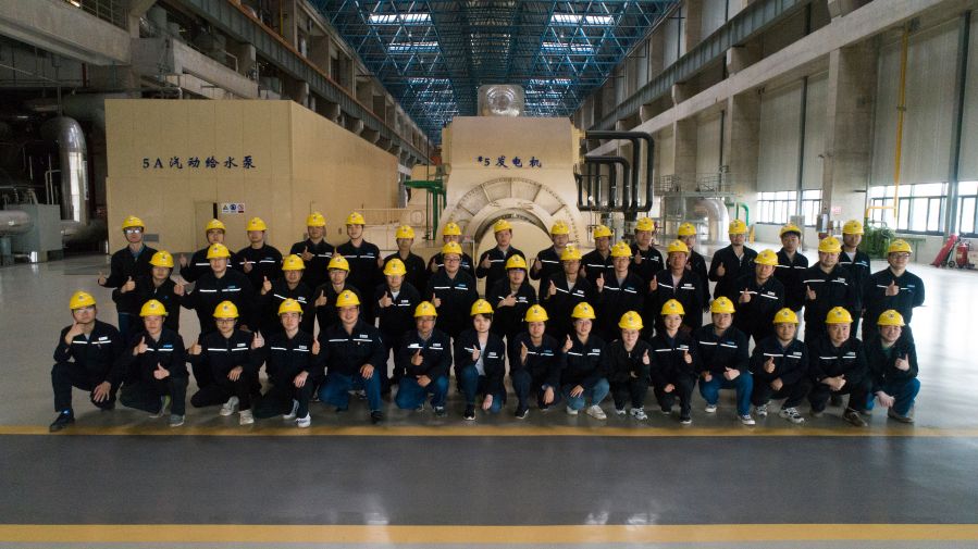 發(fā)電四值合影(攝影:王鑫) 發(fā)電四值合影(攝影:王鑫)